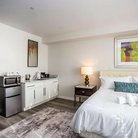 Luxurious Studio In Heart Of San Diego W Cali King